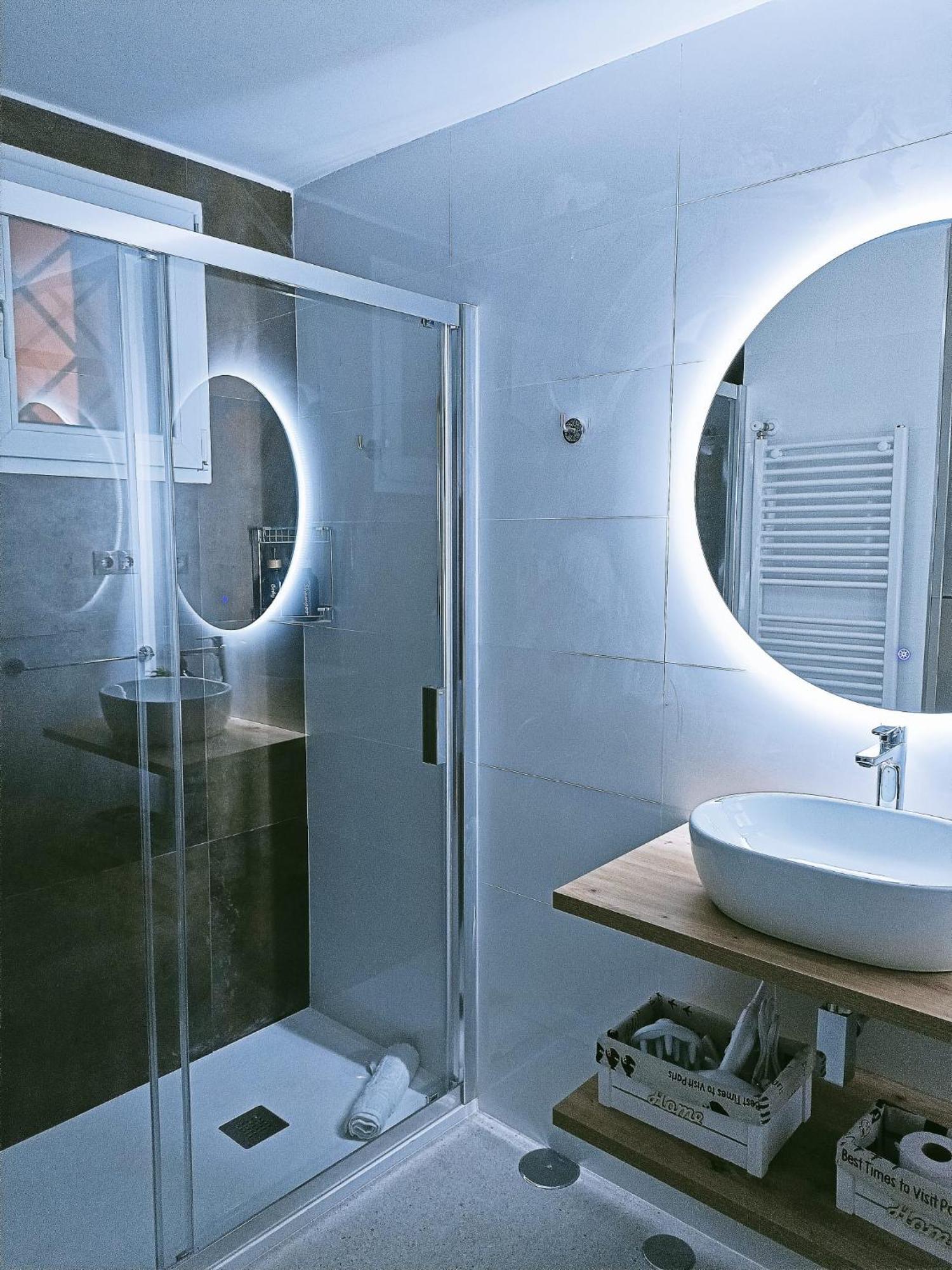 Violeta Suite Madrid Exterior photo